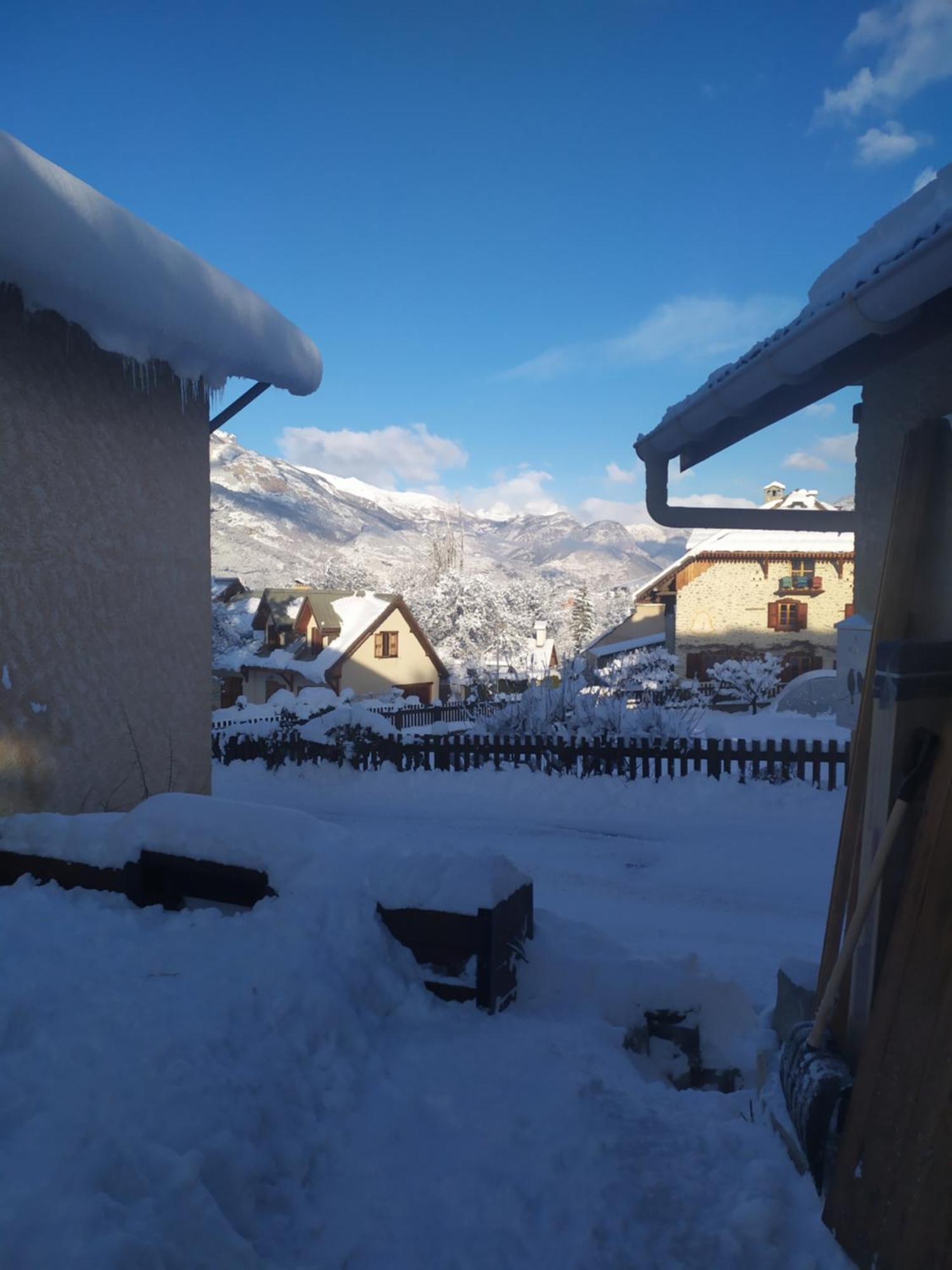 Apartamento Cozy Mini House With Beautiful Views Eygliers Exterior foto