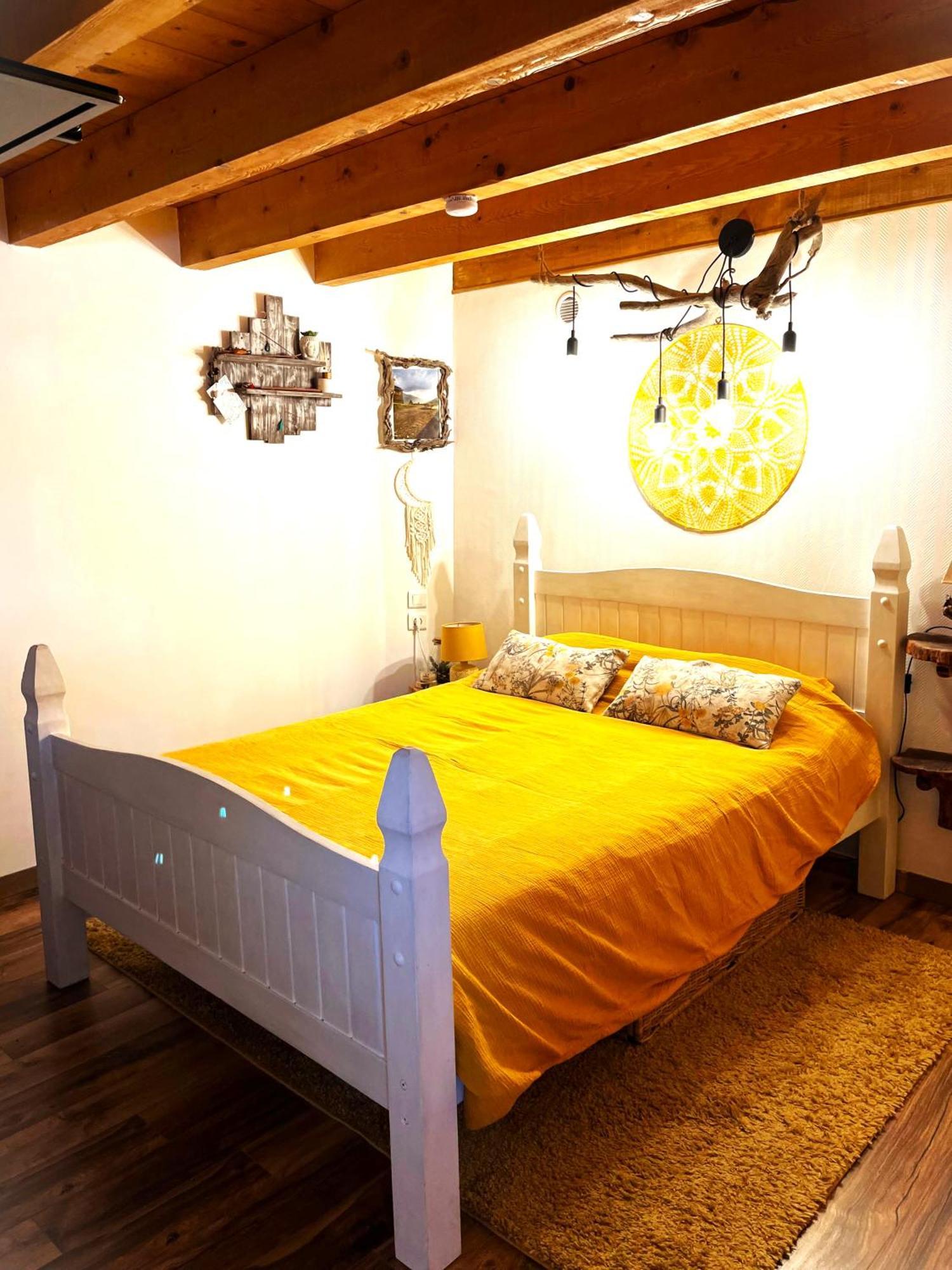 Apartamento Cozy Mini House With Beautiful Views Eygliers Exterior foto