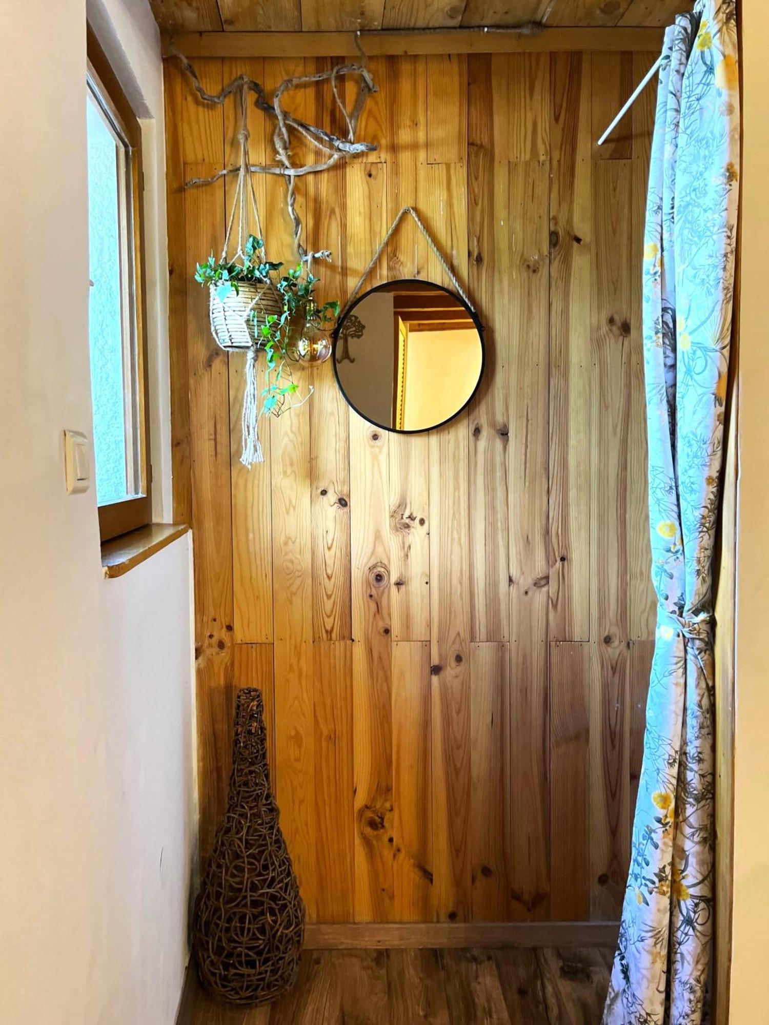 Apartamento Cozy Mini House With Beautiful Views Eygliers Exterior foto